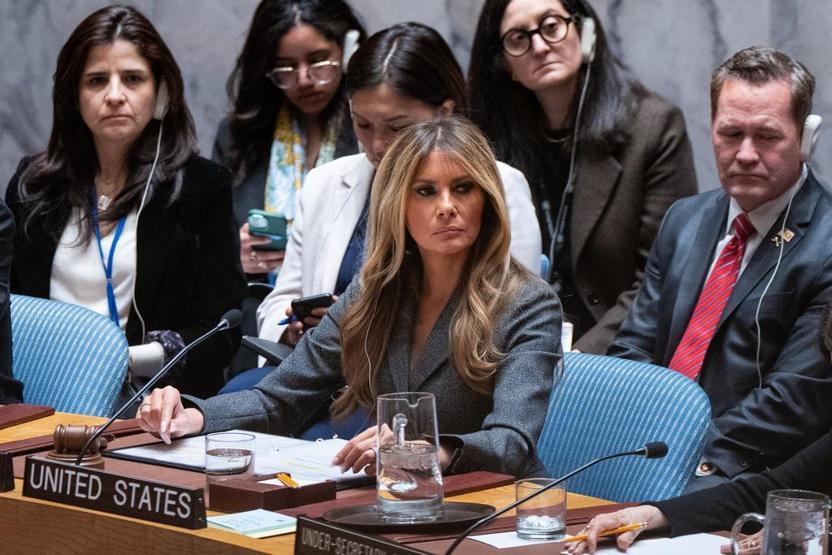 İran’da ilkokul vurulurken, Melania Trump ‘çocuk hakları’ oturumuna başkanlık etti