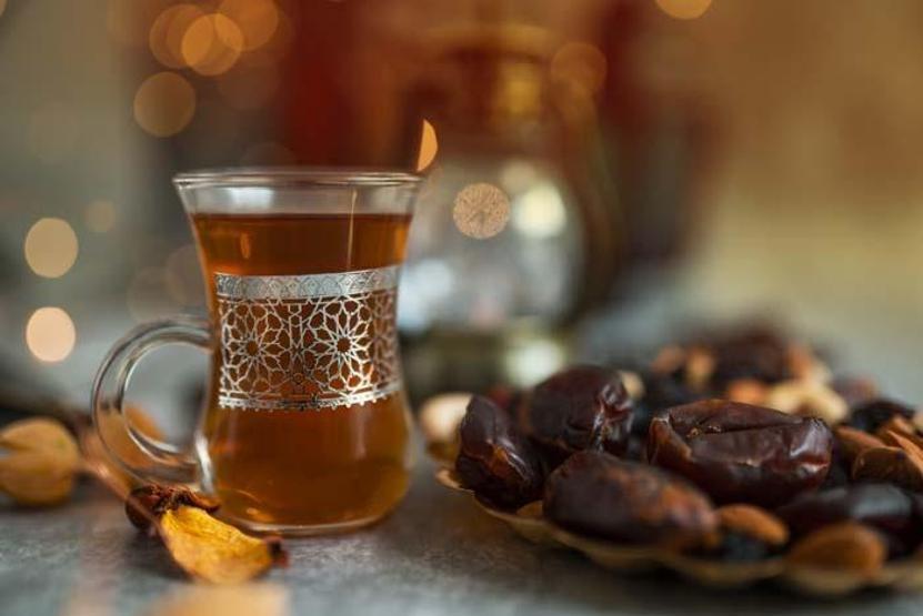 Ramazan’da Gün Boyu Enerjik Kalmanın Sırrı Baş Ağrısı, Susuzluk ve Enerji Çöküşüne Veda: Sahurda Doğru Beslenmenin Bilimsel Temelleri Sağlıklı Sahur İçin 10 Tavsiye