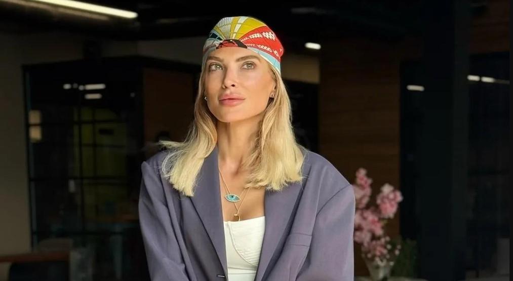 Şeyda Coşkun’un Parmak Arası Çizmeleri Sanal Medyada Olay Oldu