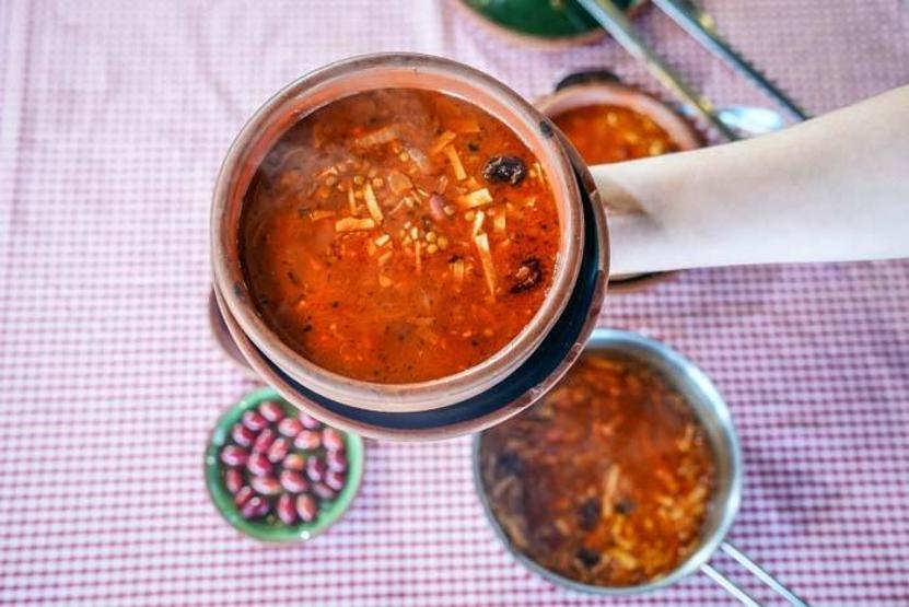 Anadolu’nun Gizli Hazinesi: Ekşili Kesme Çorbası ile Damaklarda Yolculuk Ekşili Kesme Çorbası Malzemeleri ve Tarifi