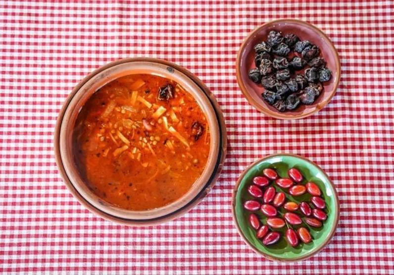 Anadolu’nun Gizli Hazinesi: Ekşili Kesme Çorbası ile Damaklarda Yolculuk Ekşili Kesme Çorbası Malzemeleri ve Tarifi