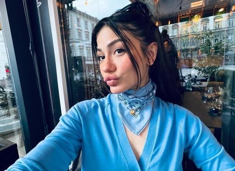 Eşref Rüyanın Nisanı Demet Özdemirden Macaristan pozları: Ne büyük şans bana bu