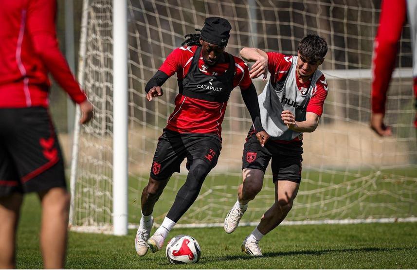 Samsunspor, Fenerbahçe maçına Antalya’da hazırlanıyor