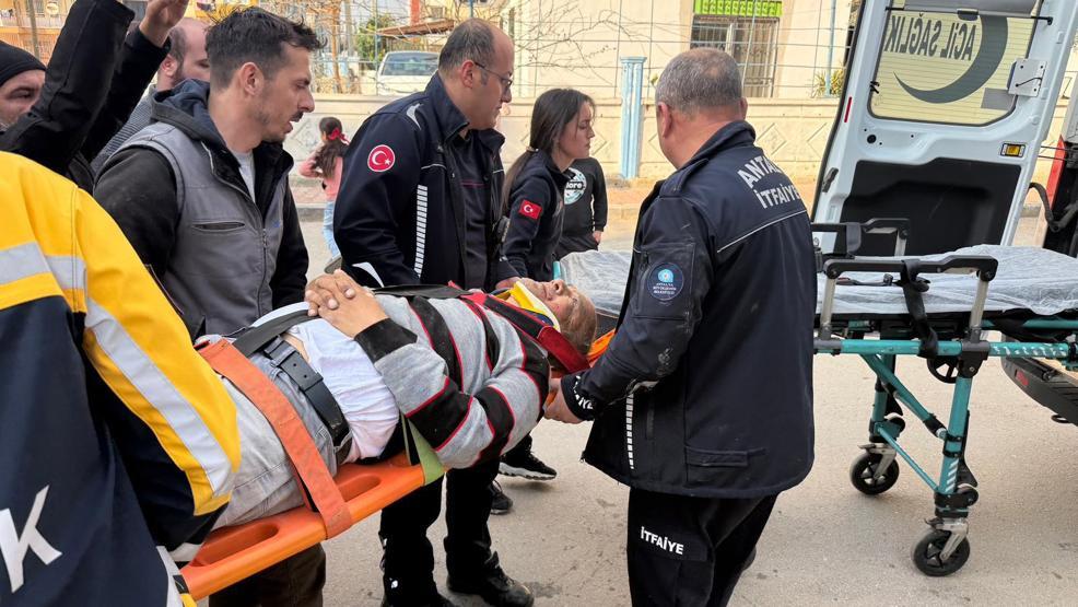 ÇAT KAPI FACİA: 5 metre aşağı düştü