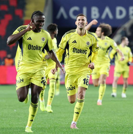 Fenerbahçede Taliscanın yokluğunda yeni gol silahı Sidiki Cherif oldu