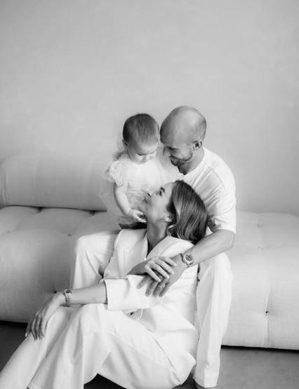 Beşiktaşın yıldızı Vaclav Cerny’nin eşi ile kızına bakın Beğeni butonu çöktü Favori ailem