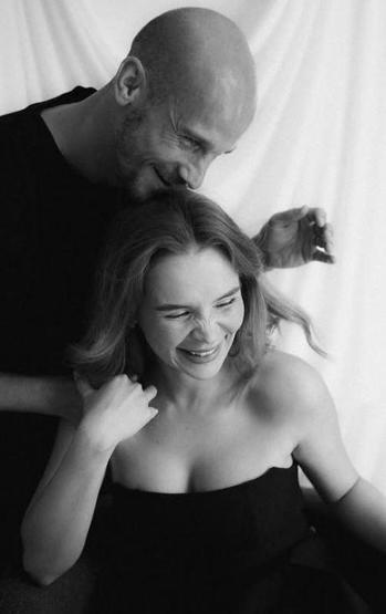 Beşiktaşın yıldızı Vaclav Cerny’nin eşi ile kızına bakın Beğeni butonu çöktü Favori ailem