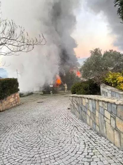 Aslıhan Karaların Riva’daki Evinde Yangın Dehşeti Alevlerin Arasından Son Anda Kurtuldu