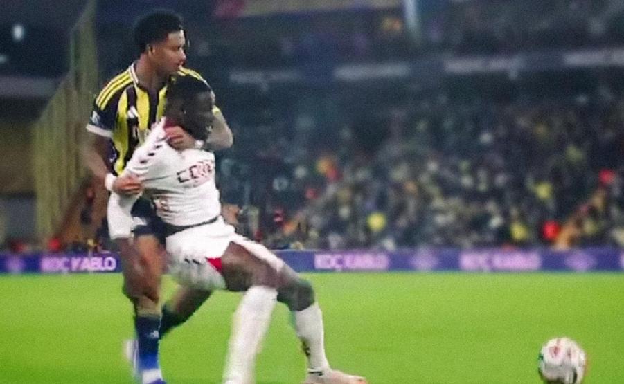Fenerbahçe - Samsunspor | Tüm tartışmalı pozisyonlar incelendi: Son golde ofsayt var mı