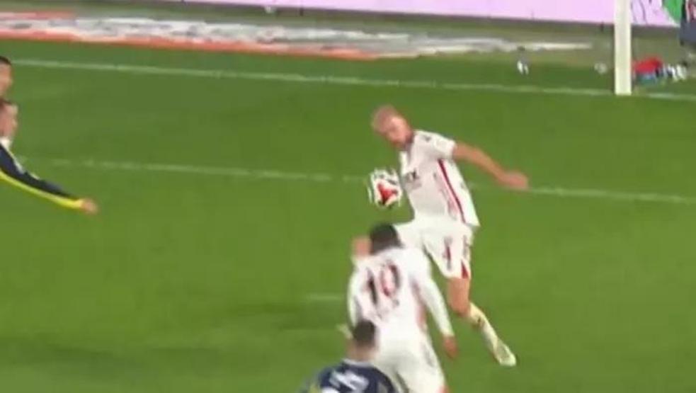 Fenerbahçe - Samsunspor | Tüm tartışmalı pozisyonlar incelendi: Son golde ofsayt var mı