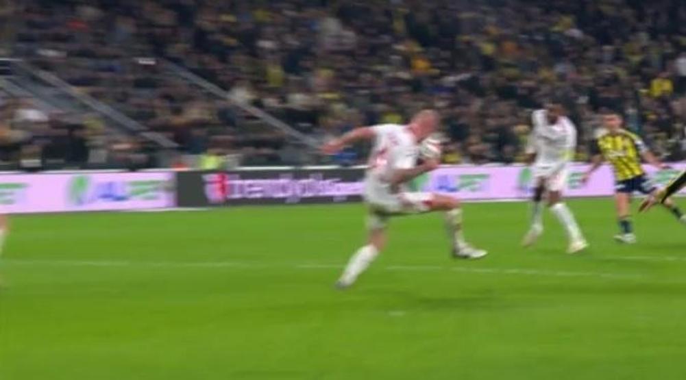 Fenerbahçe - Samsunspor | Tüm tartışmalı pozisyonlar incelendi: Son golde ofsayt var mı