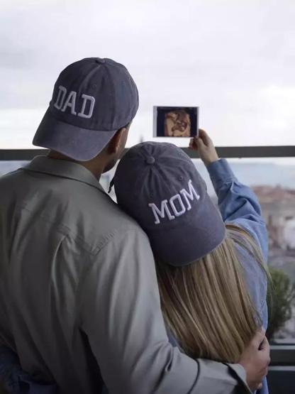 Esra Erol’un Kardeşi Eda Erol, Karnı Burnunda Pozlarıyla Olay Yarattı Eğlenceli Hamilelik Paylaşımı: “Nar”dan Sonra “Karnabahar”