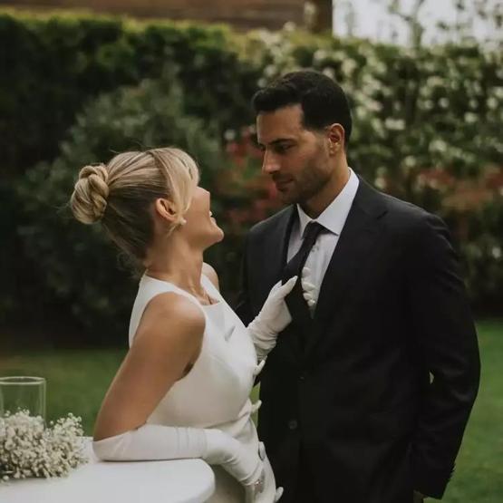 Esra Erol’un Kardeşi Eda Erol, Karnı Burnunda Pozlarıyla Olay Yarattı Eğlenceli Hamilelik Paylaşımı: “Nar”dan Sonra “Karnabahar”