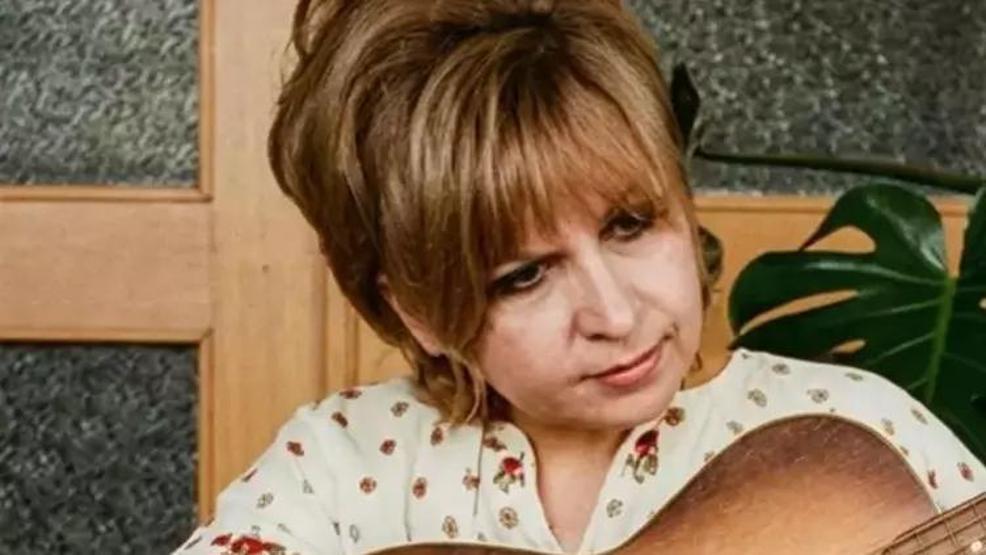 Pop müziğin efsane ismi söz yazarı Ülkü Aker hayatını kaybetti