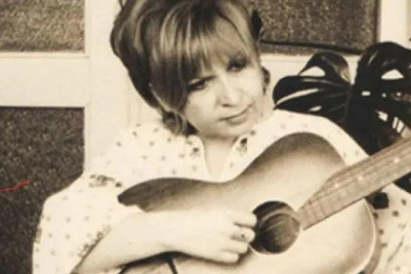 Pop müziğin efsane ismi söz yazarı Ülkü Aker hayatını kaybetti