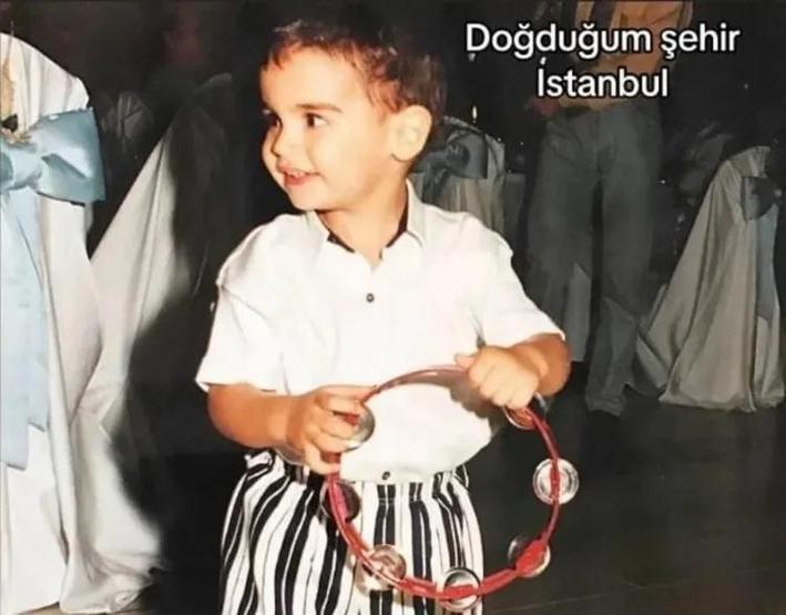 Faruk Sabancı da Akıma Katıldı Sabancı ve Bilgiç’in Aşk Dolu Karesi Hayranlarını Mest Etti