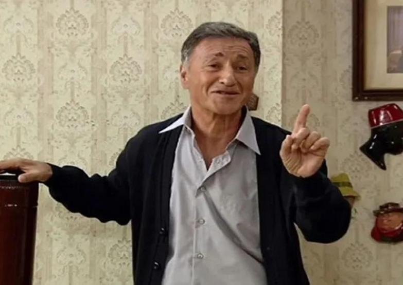 Beyin Kanaması Geçirmişti “Çocuklar Duymasın” ve “Seksenler” Dizilerinin Sevilen Oyuncusu Yalçın Özden’in Sağlık Durumu ile İlgili Yeni Açıklama