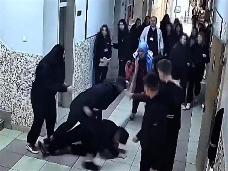 Milli halterciden okulda şiddet Ortaokul öğrencilerini tekme tokat darbetti