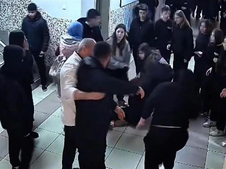 Milli halterciden okulda şiddet Ortaokul öğrencilerini tekme tokat darbetti