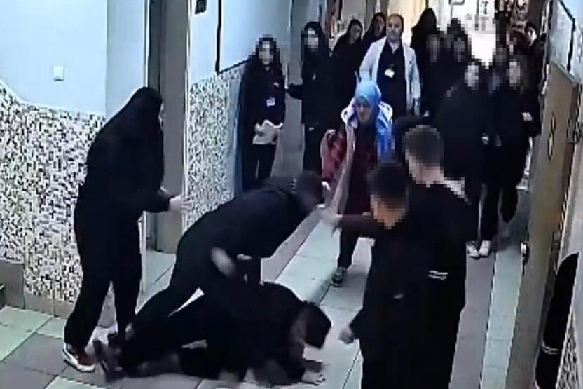 Milli halterciden okulda şiddet Ortaokul öğrencilerini tekme tokat darbetti