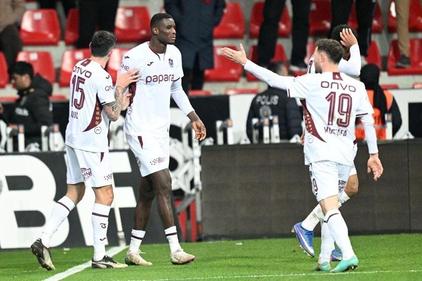Trabzonsporun dev golcüsü Onuachuya övgü dolu sözler: Yeter ki doğru kullanın
