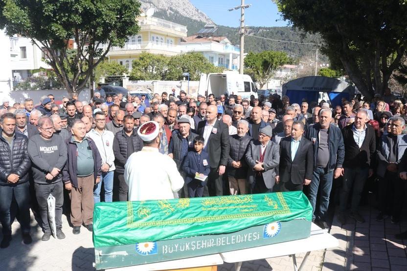 Teknik direktör Engin Fırat, memleketinde son yolculuğuna uğurlandı