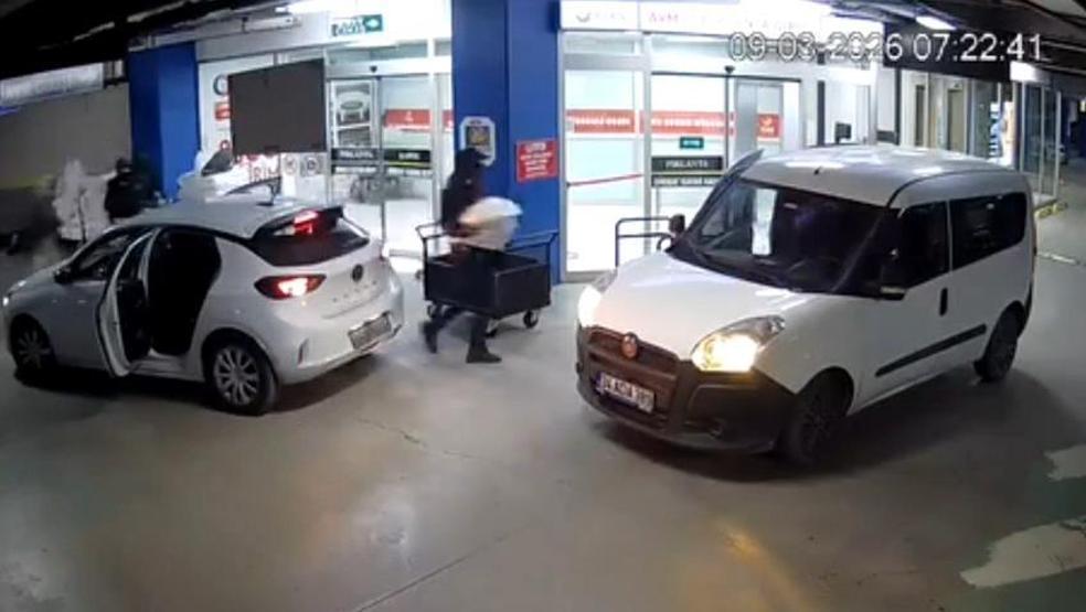 Tam 20 milyon lira... Uzun namlulu silahlarla soygun Yer: Kuyumcukent