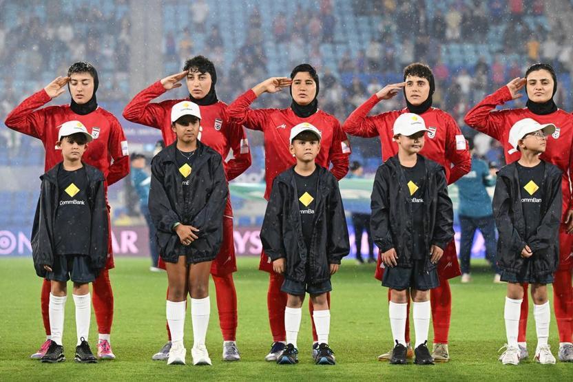Tahran’dan İranlı kadın futbolculara çağrı: Eve dönün