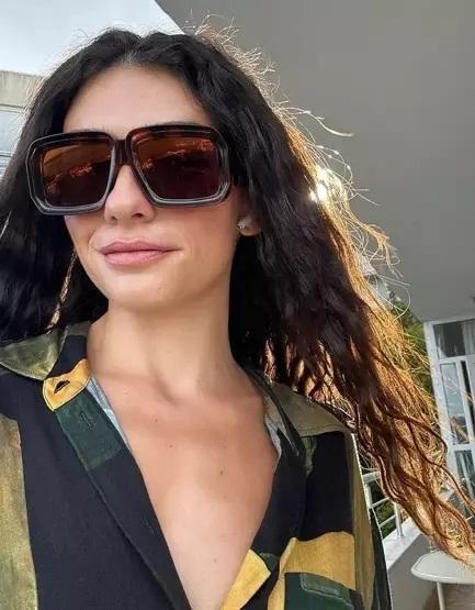 BÜYÜK AŞK SONA ERDİ İnci Tanelerinin Dilberi Hazar Ergüçlü ile Efe Çelik ayrıldı