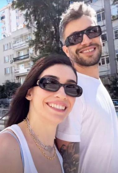 BÜYÜK AŞK SONA ERDİ İnci Tanelerinin Dilberi Hazar Ergüçlü ile Efe Çelik ayrıldı