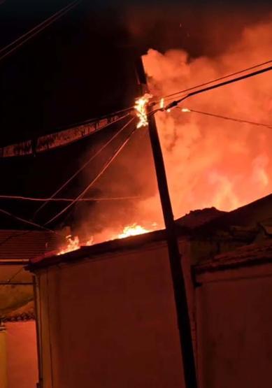 Altınları alıp evi benzinle yakmışlar: Yaşlı çiftin ölümünde oğul, gelin ve torun dahil 6 gözaltı