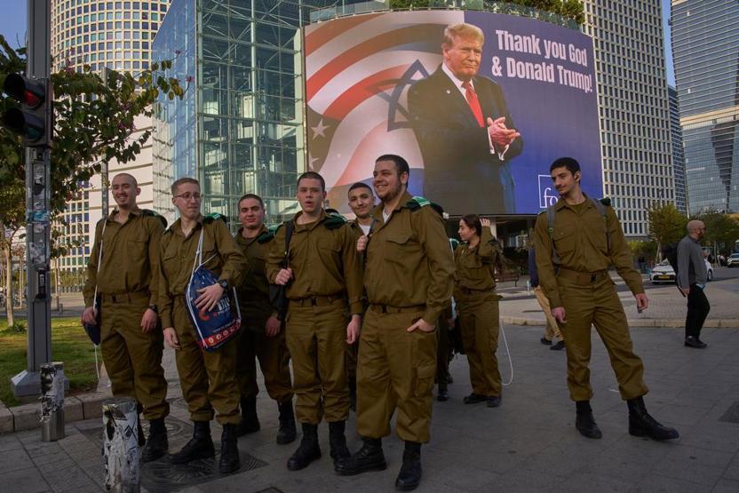 Tel Aviv’in kalbine Trump posterleri yerleştirildi: Üzerinde yazan mesaj dikkat çekici....