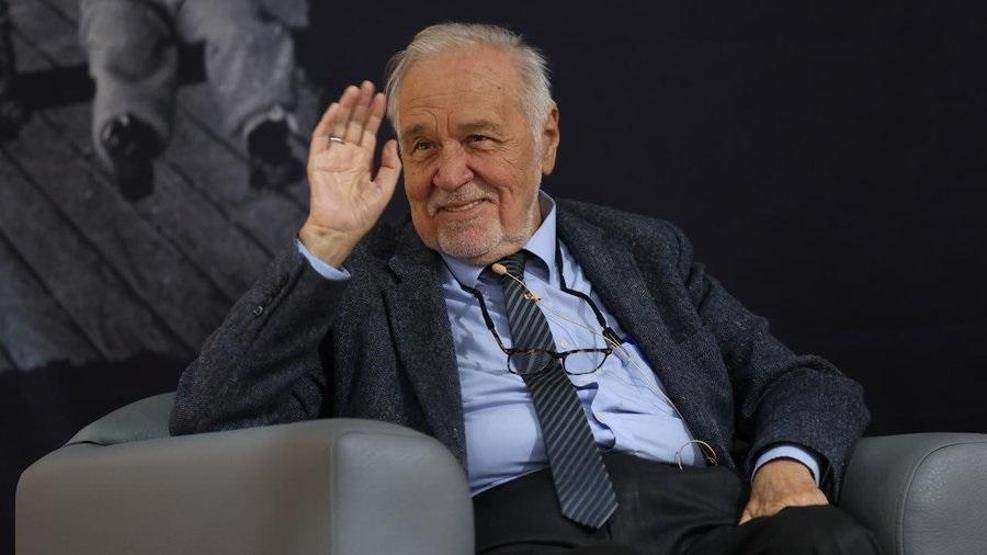 Tarihi milyonlara sevdiren isim: Hocamız ilber Ortaylı hayatını kaybetti Cenaze programı belli oldu