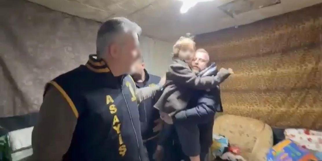 Alman sevgilisinden çocuğu 7 yıl boyunca kaçırdı: Harabe evde bulundu