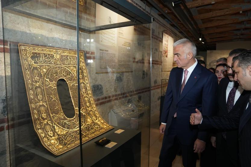 İki İznik Çinisi yıllar sonra yeniden Türkiye’de
