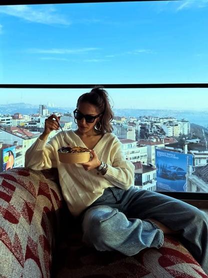 Uzak Şehirin Naresi Sahra Şaş sanal medyayı salladı Beğeni butonu çöktü Güzellik