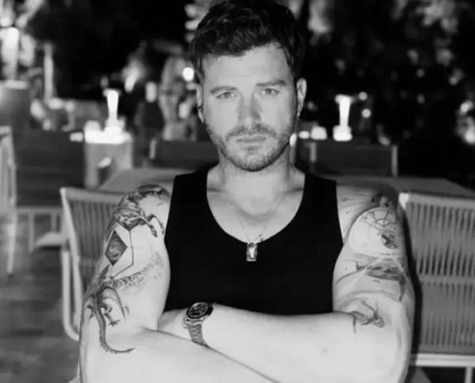 Kıvanç Tatlıtuğ’dan şaşırtan açıklama Evinde tam 150 tane var