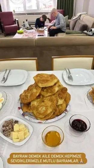 ÜNLÜ İSİMLERDEN BAYRAM MESAJLARI Aralarında kimler yok ki: Türkan Şoray, Seda Sayan, Gülben Ergen... Mutluluk hanenizden eksik olmasın
