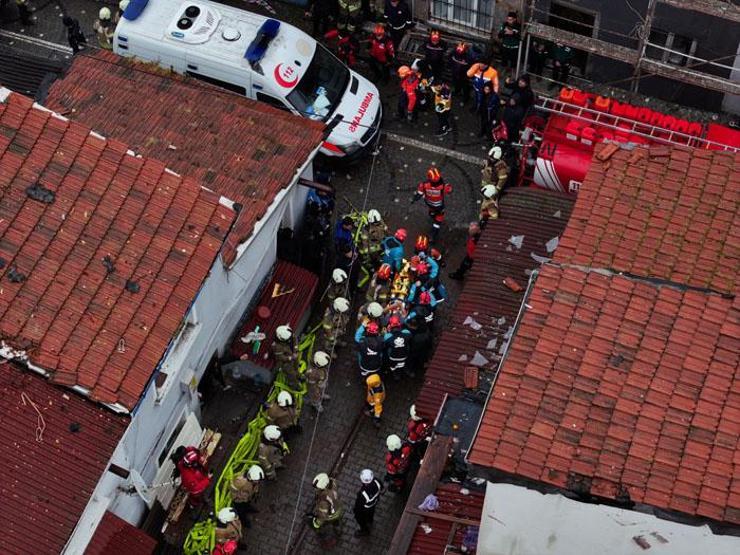 Fatihte iki bina çöktü O saniyeleri anlattı: Bomba patladı sandık