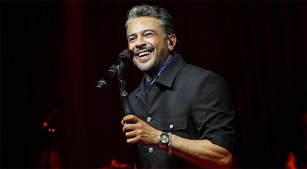 Magazin Dünyası Bu Polemiği Konuşuyor: Demet Akalın-Burcu Güneş Kavgası Yeniden Gündemde Emre Altuğ İlk Kez Konuştu: Telefonda Ağlamaya Başladı