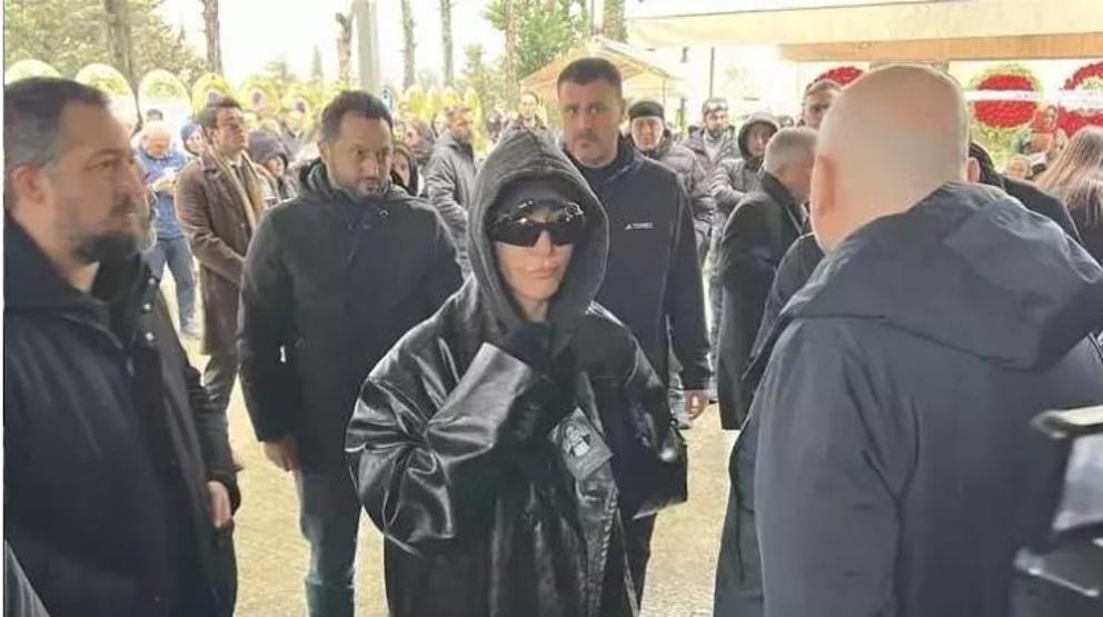 Hande Yener’den Erol Köse mesajı: “Hep orta yolu bulduk”