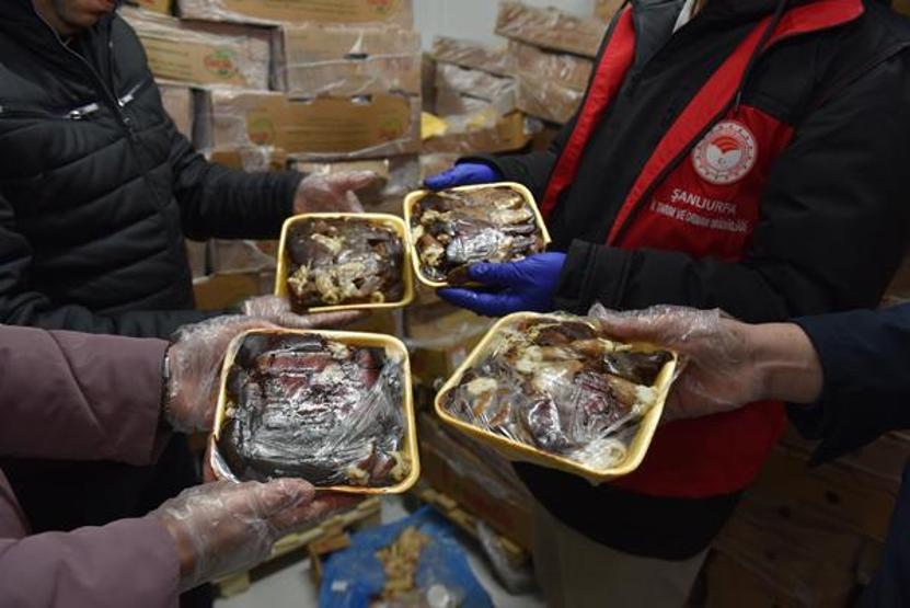 Vatandaşa yedireceklerdi, enselendiler 8 kamyon bozuk tavuk eti ele geçirildi