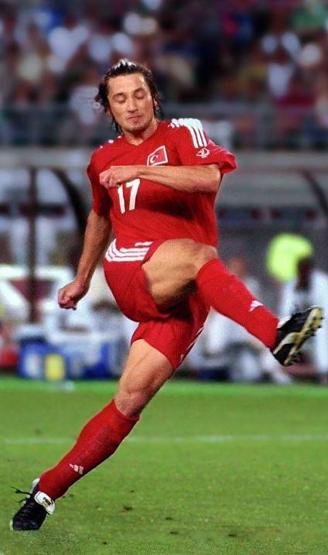 Kosova - Türkiye Maçı Öncesi İlhan Mansızdan Milli Takıma Bomba Destek 2002 Dünya Kupasına Götürdü: HAYDİ BİZİM ÇOCUKLAR