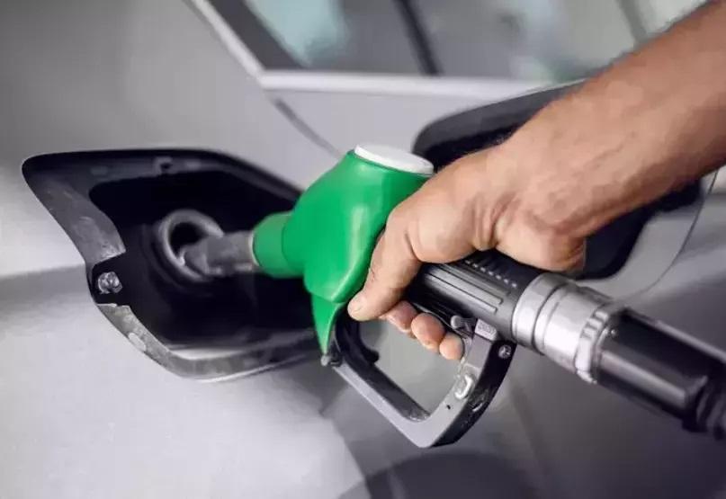 MOTORİNE ZAM 1 NİSAN 2026 | Zam sonrası motorin kaç TL, benzin ne kadar Tabelalar değişti İşte Ankara, İzmir, İstanbulda akaryakıt fiyatları