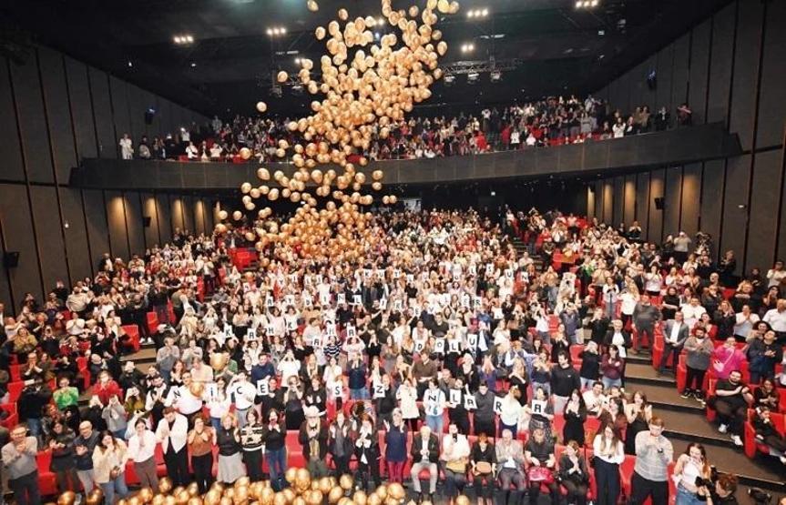 İmaj değişikliğine gitti Gören bir daha baktı Uğur Yücelin son hali şaşırttı