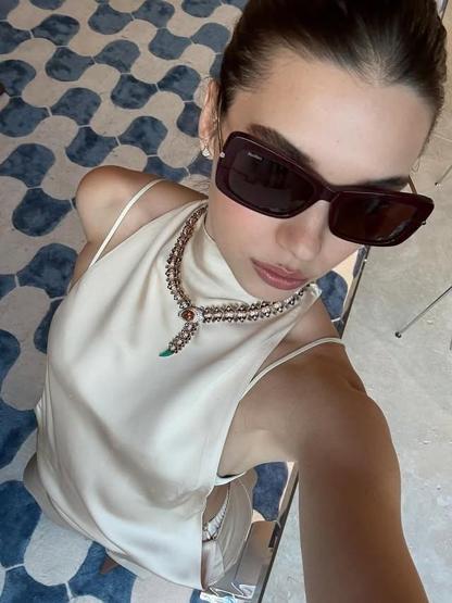 Afra Saraçoğlunun Milano tarzı Beğeni butonu çöktü: ‘Maşallah