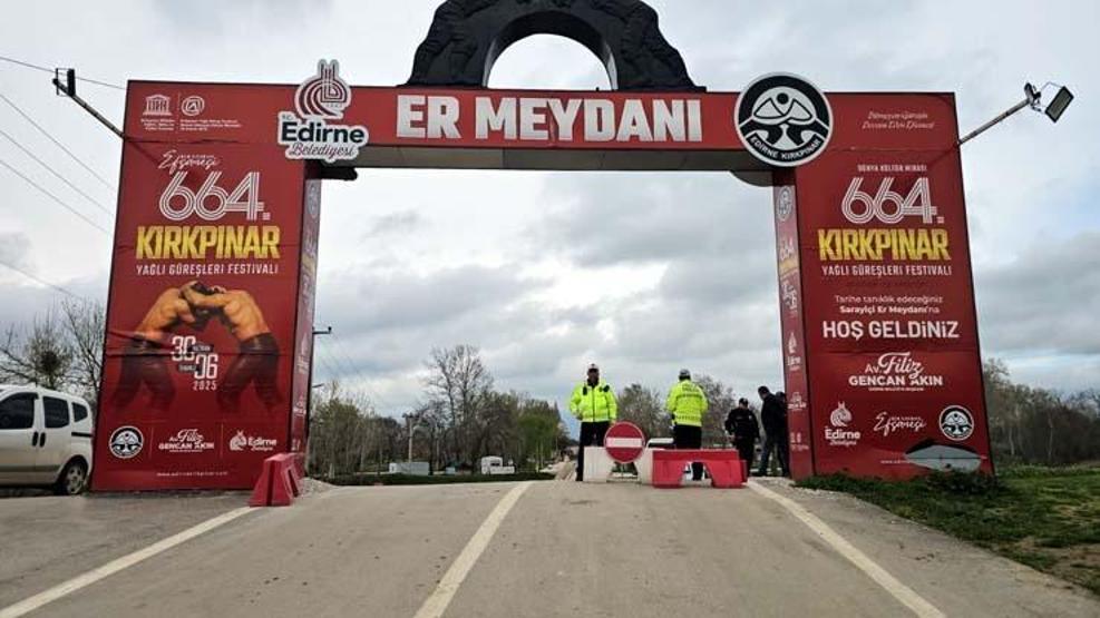 Edirnede debisi artan Tunca Nehrinde turuncu alarm verildi