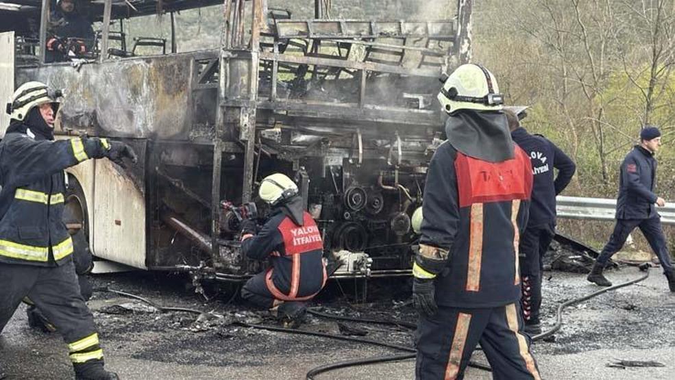 Yolcu otobüsü alev alev yandı: Yalovada korku dolu anlar
