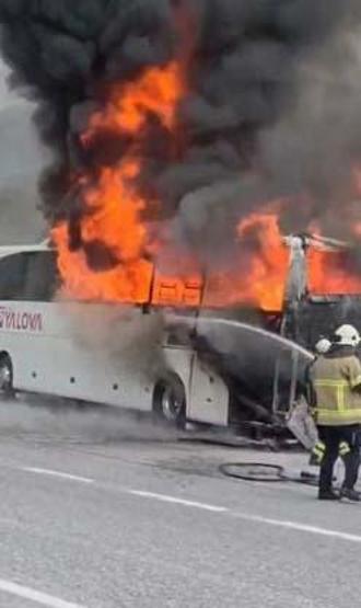 Yolcu otobüsü alev alev yandı: Yalovada korku dolu anlar