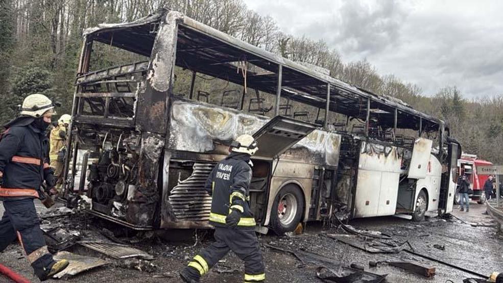 Yolcu otobüsü alev alev yandı: Yalovada korku dolu anlar